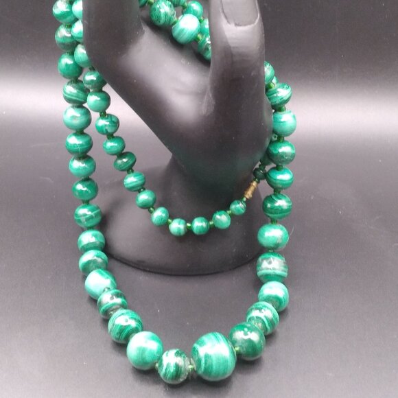 Vintage Genuine Green Malachite Stone Graduated 26'' Necklace - Picture 2 of 5